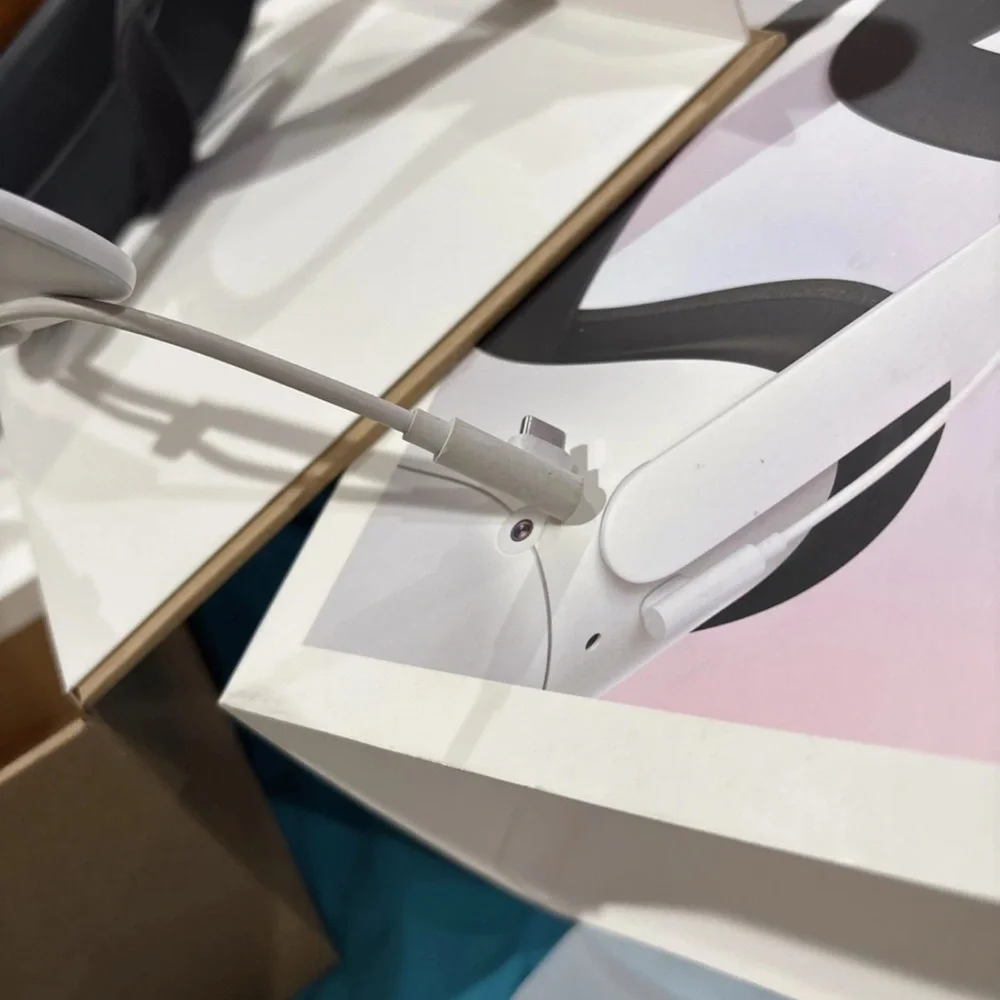 Oculus Quest 2 Elite Strap with Battery - White and Black